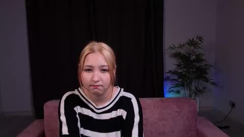 Snapshot of new_nokia chatting on February 18, 10:22 am new_nokia online show from February 18, 10:22 am