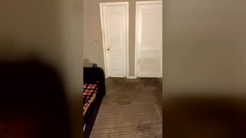 Snapshot of newatl1211 chatting on April 2, 9:29 am newatl1211 online show from April 2, 9:29 am