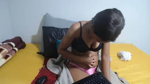 Snapshot of newbootyxx chatting on July 13, 6:22 pm newbootyxx online show from July 13, 6:22 pm