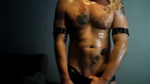 Snapshot of newcamboy1 chatting on April 2, 1:03 am newcamboy1 online show from April 2, 1:03 am