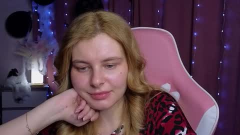 Snapshot of newdayo chatting on October 31, 6:53 pm newdayo online show from October 31, 6:53 pm