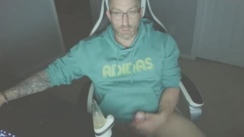 Snapshot of newevo chatting on December 2, 10:27 pm newevo online show from December 2, 10:27 pm