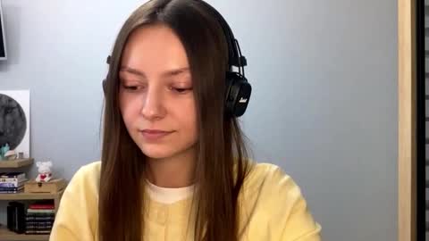 Agne online show from October 25, 2:24 pm