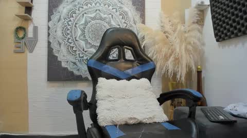 Yeison online show from February 13, 7:54 pm