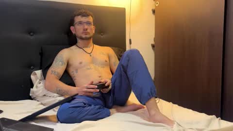 neythancopper online show from March 29, 11:54 am