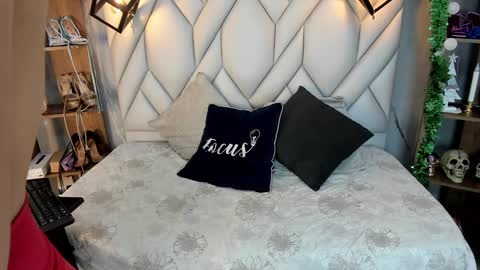 Milena online show from January 10, 1:31 pm