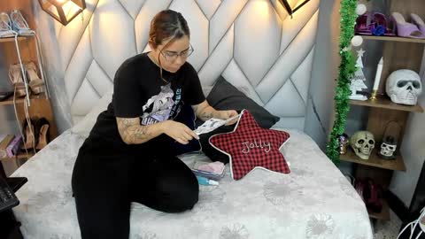 Milena online show from January 14, 1:49 pm