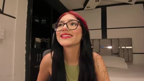 nezukoo_1 online show from May 26, 8:49 pm