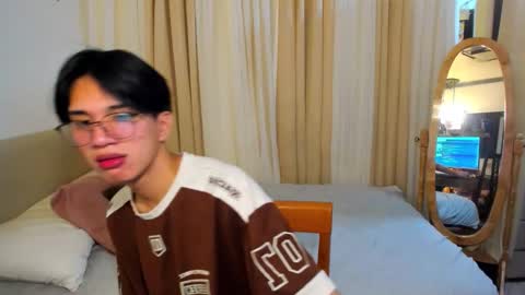 nhicolasklyde online show from September 20, 4:19 pm