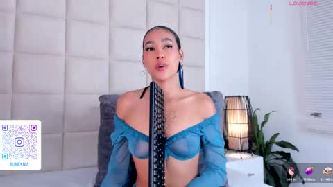 Nia online show from September 29, 2:22 pm