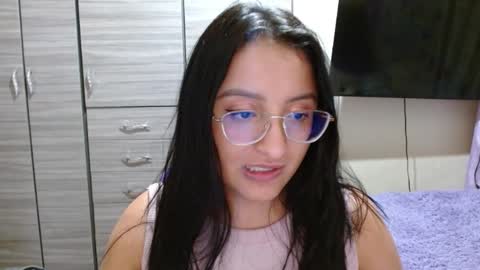 Snapshot of nia_cop chatting on January 4, 12:48 am Dani online show from January 4, 12:48 am