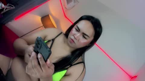 nia_jaxx online show from April 30, 8:57 pm