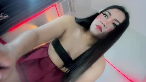nia_jaxx online show from May 4, 6:04 pm