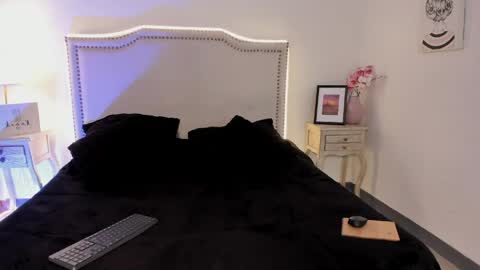 Nia Malkova online show from May 20, 9:04 am