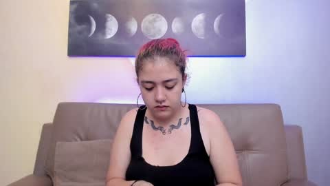 Snapshot of nia_stark chatting on January 28, 12:00 pm Estefani online show from January 28, 12:00 pm