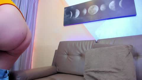 Snapshot of nia_stark chatting on February 1, 5:47 pm Estefani online show from February 1, 5:47 pm