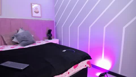 Nia velour online show from February 3, 11:37 am