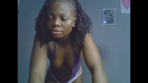 Snapshot of niababy5 chatting on January 18, 2:32 pm Niababy5 online show from January 18, 2:32 pm