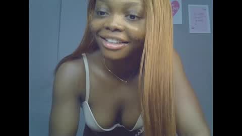 Snapshot of niababy5 chatting on February 6, 7:06 pm Niababy5 online show from February 6, 7:06 pm