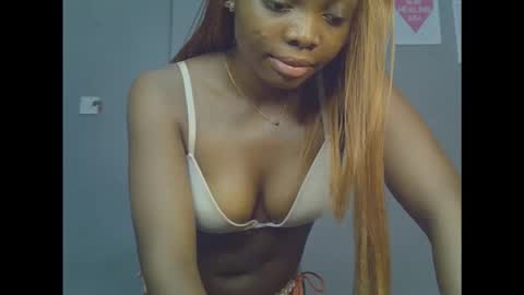 Snapshot of niababy5 chatting on February 7, 6:55 pm Niababy5 online show from February 7, 6:55 pm