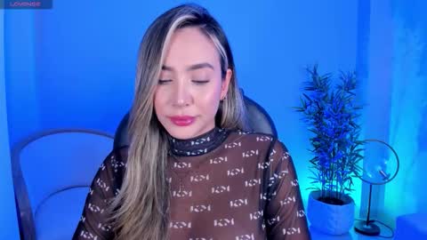 Nia  online show from October 14, 11:27 pm