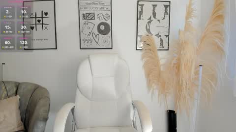 Nia online show from October 14, 1:01 pm