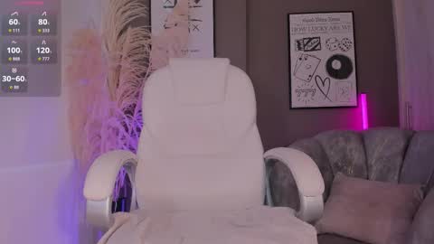 Snapshot of niaevans_x chatting on March 5, 2:13 pm Nia online show from March 5, 2:13 pm