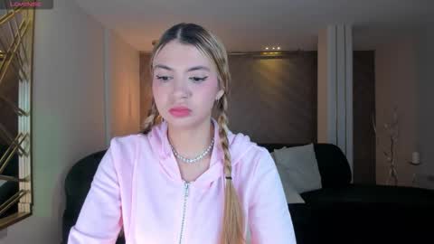 SQUIRTER DOLL    online show from October 8, 10:57 am