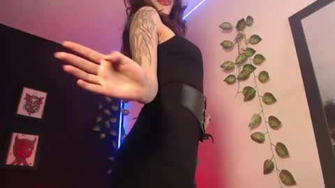 Snapshot of niakat_ chatting on June 11, 2:53 am niakat online show from June 11, 2:53 am