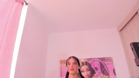  Nia  online show from December 22, 3:42 pm