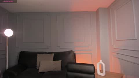 Call me Nia  online show from February 21, 2:06 am