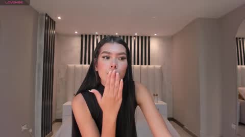 Call me Nia  online show from February 26, 9:05 pm