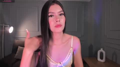 Call me Nia  online show from March 6, 10:15 pm