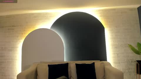 Call me Nia  online show from September 20, 3:57 pm