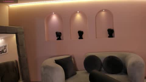 Call me Nia  online show from October 6, 7:11 pm