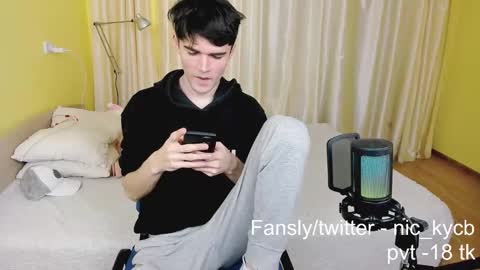 Snapshot of nic_ky chatting on December 19, 8:34 pm Nick PVT is open FanslyTwitter - Nic kycb online show from December 19, 8:34 pm