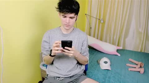 Snapshot of nic_ky chatting on December 28, 8:04 pm Nick PVT is open FanslyTwitter - Nic kycb online show from December 28, 8:04 pm