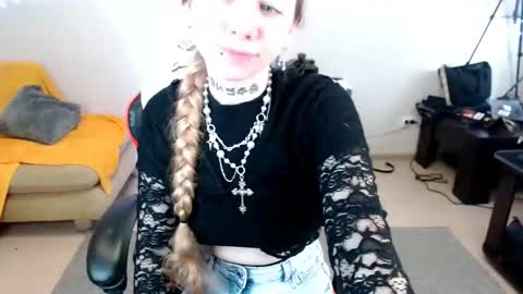 nica_kawaii online show from March 11, 6:30 am