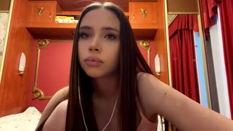 Alice  online show from February 7, 2:21 pm