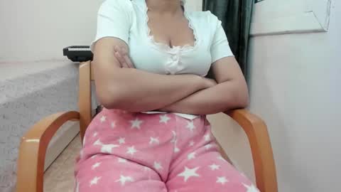 Snapshot of nicebrown chatting on October 23, 7:29 am Sfora online show from October 23, 7:29 am