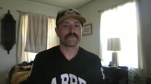 Snapshot of nicebuttniceguy chatting on April 3, 11:58 pm NiceButtNiceGuy online show from April 3, 11:58 pm