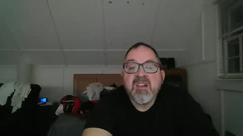 Snapshot of niceguy7208 chatting on April 7, 5:30 am niceguy7208 online show from April 7, 5:30 am