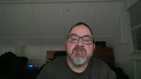 Snapshot of niceguy7208 chatting on April 14, 3:34 am niceguy7208 online show from April 14, 3:34 am