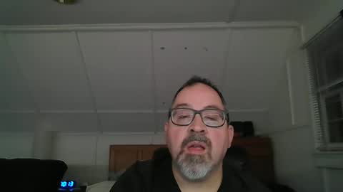 Snapshot of niceguy7208 chatting on April 20, 2:14 am niceguy7208 online show from April 20, 2:14 am