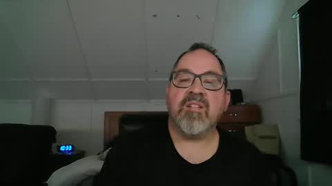 Snapshot of niceguy7208 chatting on May 2, 2:33 pm niceguy7208 online show from May 2, 2:33 pm