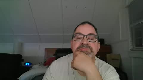 Snapshot of niceguy7208 chatting on May 5, 2:52 am niceguy7208 online show from May 5, 2:52 am