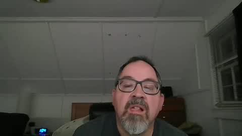 Snapshot of niceguy7208 chatting on May 12, 5:04 am niceguy7208 online show from May 12, 5:04 am