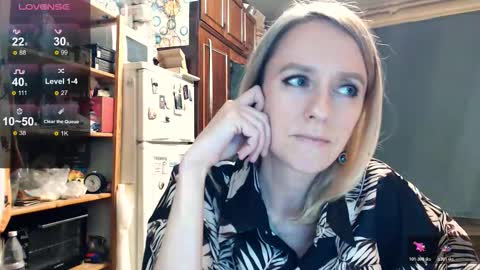 Snapshot of nicekat chatting on November 6, 8:32 pm Kathrine online show from November 6, 8:32 pm