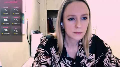 Snapshot of nicekat chatting on February 7, 10:13 pm Kathrine online show from February 7, 10:13 pm