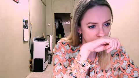 Kathrine online show from May 28, 3:42 pm